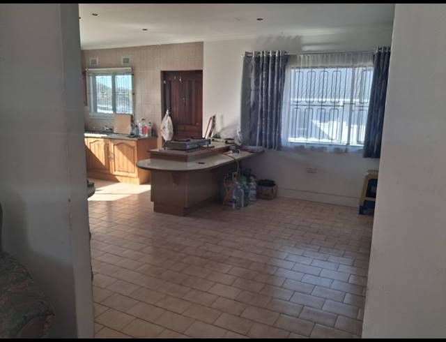 3 BEDROOM HOUSE FOR SALE IN CRAIGIEBURN